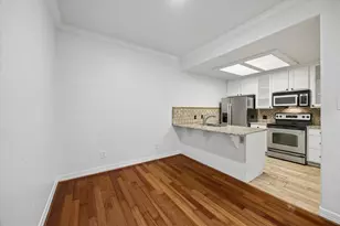11711 Memorial Dr, Houston, TX 77024 - Photo 5