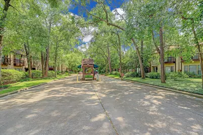 11711 Memorial Drive #515, Houston, TX 77024 - Photo 17