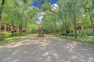 11711 Memorial Dr, Houston, TX 77024 - Photo 17