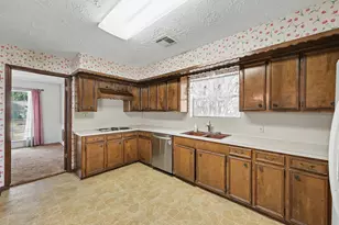 28902 Holly Hill Dr, Shenandoah, TX 77381 - Photo 9