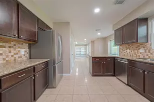 6534 Bayonne Dr, Spring, TX 77389 - Photo 5