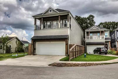 922 Alexander Street, Houston, TX 77008 - Photo 1