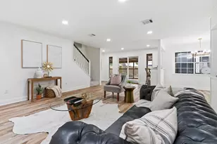 5 Devonshire Dr, Conroe, TX 77304 - Photo 5