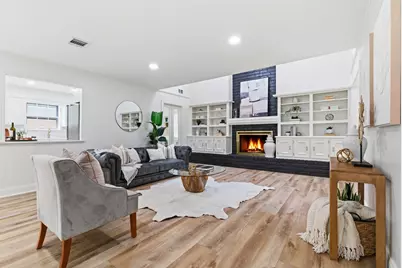 5 Devonshire Drive, Conroe, TX 77304 - Photo 3