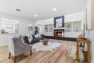 5 Devonshire Dr, Conroe, TX 77304 - Photo 3