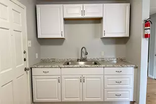 8010 Roswell St, Houston, TX 77022 - Photo 7