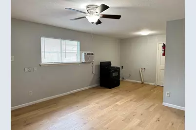 8010 Roswell Street #1, Houston, TX 77022 - Photo 3