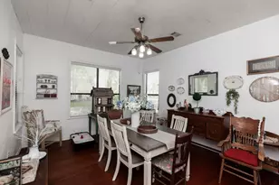 385 W Cora Lee St, Sour Lake, TX 77659 - Photo 9