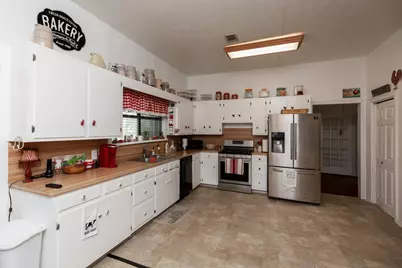 385 W Cora Lee Street, Sour Lake, TX 77659 - Photo 15