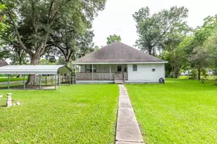 385 W Cora Lee St, Sour Lake, TX 77659 - Photo 33