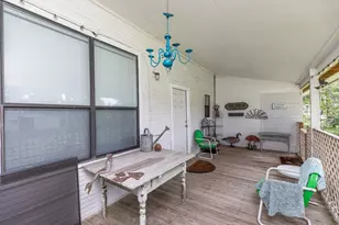 385 W Cora Lee St, Sour Lake, TX 77659 - Photo 29