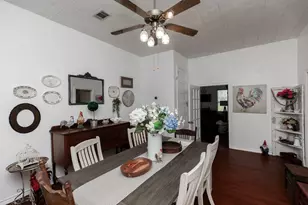 385 W Cora Lee St, Sour Lake, TX 77659 - Photo 11