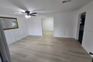 9254 Haddick St, Houston, TX 77028 - Photo 3