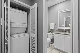 2212 Hopkins St, Houston, TX 77006 - Photo 11