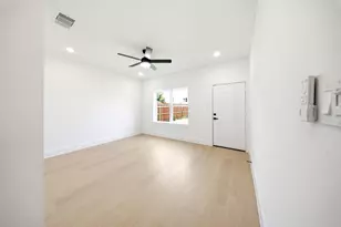 7415 Charlie St, Houston, TX 77088 - Photo 29