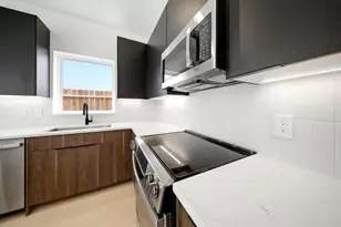 7415 Charlie St, Houston, TX 77088 - Photo 13