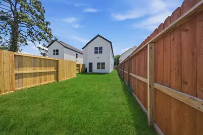 7415 Charlie Street #A/B, Houston, TX 77088 - Photo 33