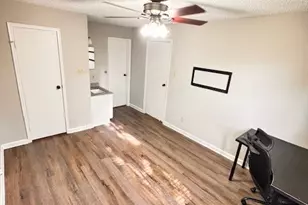 2750 Holly Hall St, Houston, TX 77054 - Photo 11