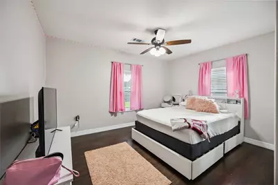 724 Aron Street, Baytown, TX 77520 - Photo 15