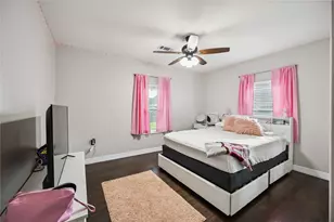 724 Aron St, Baytown, TX 77520 - Photo 15