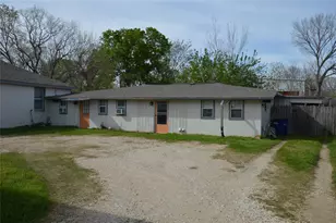 135 W 5th St, Kemah, TX 77565 - Photo 5