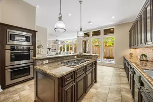 33 N Creekside Ct, Houston, TX 77055 - Photo 15