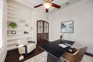 33 N Creekside Ct, Houston, TX 77055 - Photo 5