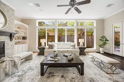 33 N Creekside Court, Houston, TX 77055 - Photo 11