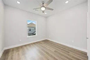 4923 Golden Forest Dr, Houston, TX 77091 - Photo 19