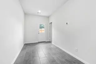14954 Eagle Feather Dr, Houston, TX 77090 - Photo 9