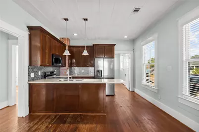 801 University Boulevard, Galveston, TX 77550 - Photo 9