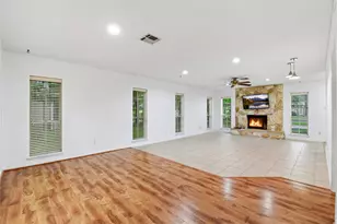 235 Thunderbird Ct, Conroe, TX 77304 - Photo 17