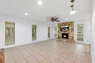 235 Thunderbird Ct, Conroe, TX 77304 - Photo 13