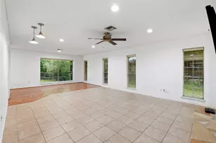 235 Thunderbird Ct, Conroe, TX 77304 - Photo 9