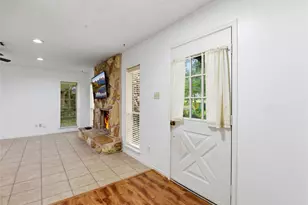 235 Thunderbird Ct, Conroe, TX 77304 - Photo 9