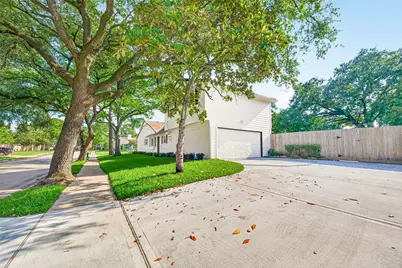 10602 Longmont Drive, Houston, TX 77042 - Photo 49