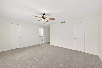 10602 Longmont Drive, Houston, TX 77042 - Photo 27