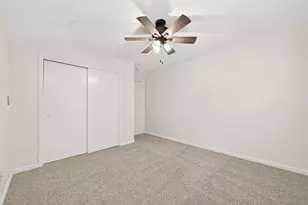 10602 Longmont Dr, Houston, TX 77042 - Photo 39