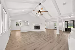 10602 Longmont Dr, Houston, TX 77042 - Photo 13