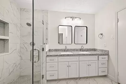 10602 Longmont Drive, Houston, TX 77042 - Photo 25