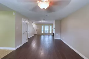 8723 Creek Willow Dr, Tomball, TX 77375 - Photo 3