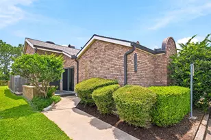 16214 Seahorse Dr, Houston, TX 77062 - Photo 1