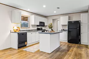 753 Sunny Dr, Livingston, TX 77351 - Photo 7