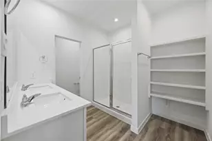 10313 Lancaster Frst Ln, Houston, TX 77051 - Photo 11