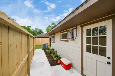 5903 Belneath Street, Houston, TX 77033 - Photo 29