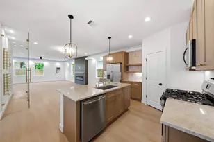 884 Prosper St, Houston, TX 77088 - Photo 9