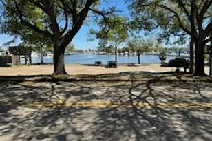 517 Mariners Dr, Kemah, TX 77565 - Photo 5