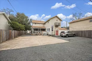 240 W 23rd St, Houston, TX 77008 - Photo 31
