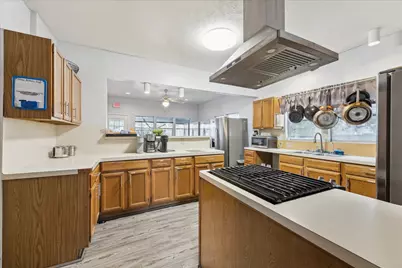 240 W 23rd Street, Houston, TX 77008 - Photo 9