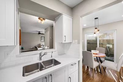 1300 Fairview Avenue #B, Houston, TX 77006 - Photo 19